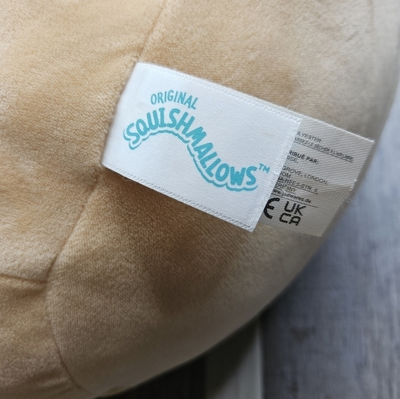 Squishmallow Chanel the Cinnamon Roll - Picture 5 of 6